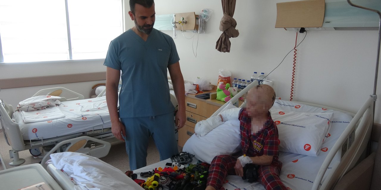 Hastanemizdeki Operasyonla Eymen Artık Elini Kullanabilecek